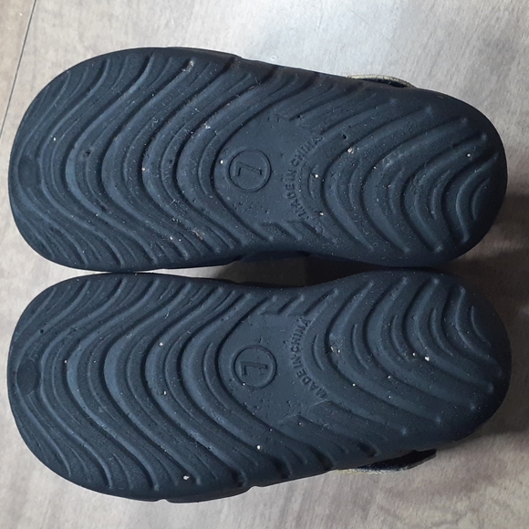 Baby Batman Sandals w/Velcro Straps, Size 7 - Picture 8 of 8